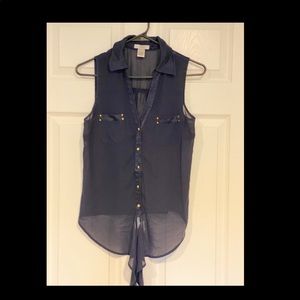 Cache sleeveless button down blouse